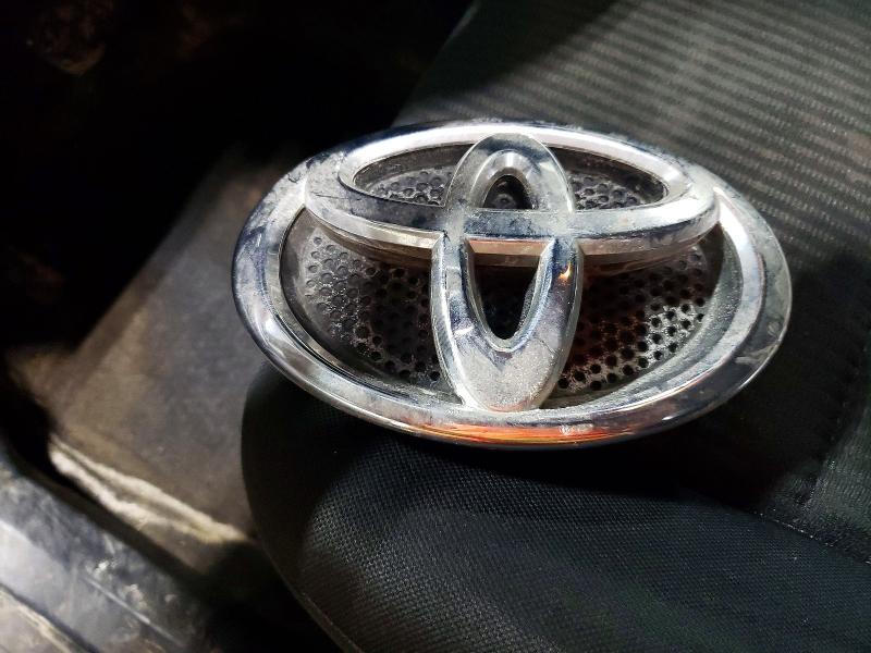 Photo 13 from auction – 2015 TOYOTA RAV4 LE with VIN JTMBFREV1FJ048920