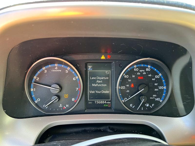 Photo 9 from auction – 2018 TOYOTA RAV4 with VIN 2T3WFREV7JW516922