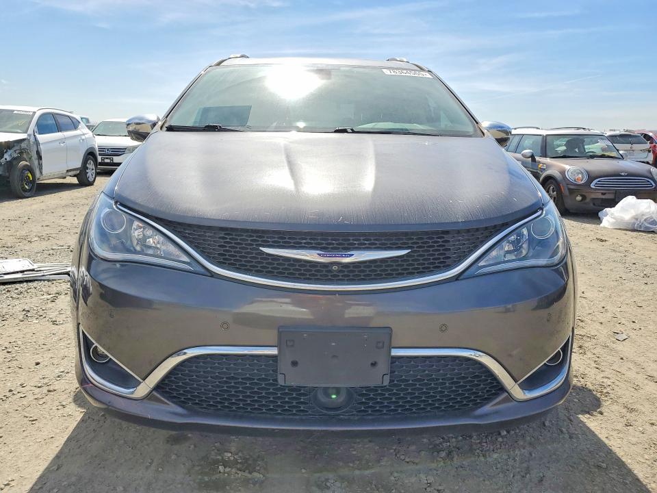 Photo 5 from auction – 2018 CHRYSLER PACIFICA with VIN 2C4RC1GG8JR357764