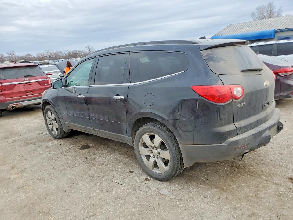Photo 2 from auction – 2011 CHEVROLET TRAVERSE with VIN 1GNKRJED4BJ299853