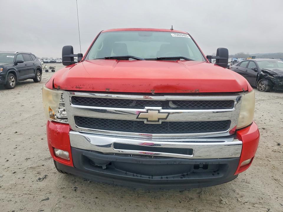 Photo 5 from auction – 2011 CHEVROLET SILVERADO with VIN 1GCRCSE01BZ119421