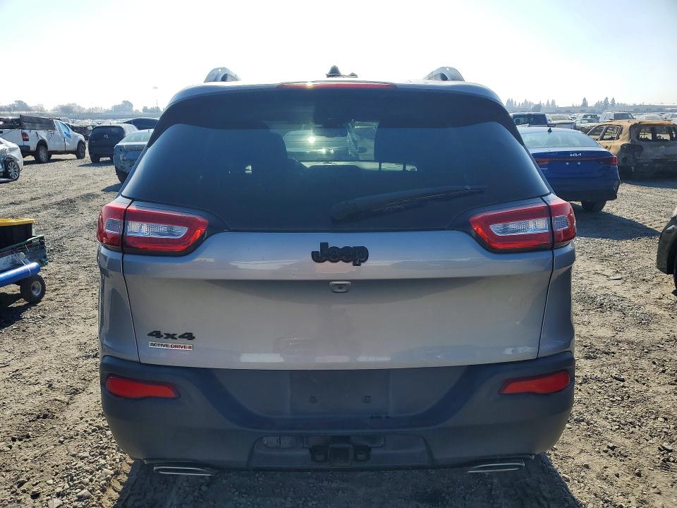 Photo 6 from auction – 2016 JEEP CHEROKEE with VIN 1C4PJMCS5GW131710