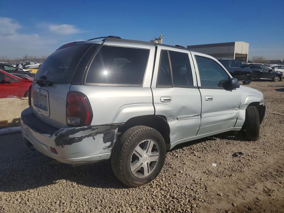 Photo 3 from auction – 2007 CHEVROLET TRAILBLAZER with VIN 1GNDT13S472223515