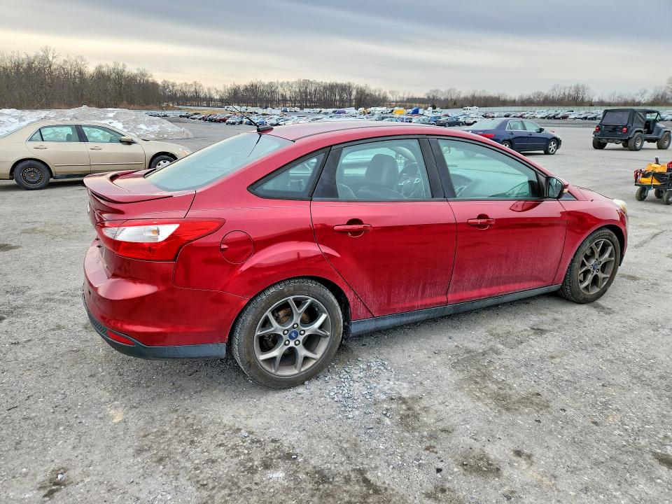 Photo 3 from auction – 2014 FORD FOCUS with VIN 1FADP3F26EL221508