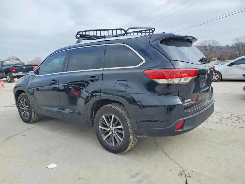 Photo 2 from auction – 2018 TOYOTA HIGHLANDER with VIN 5TDKZRFH3JS527674