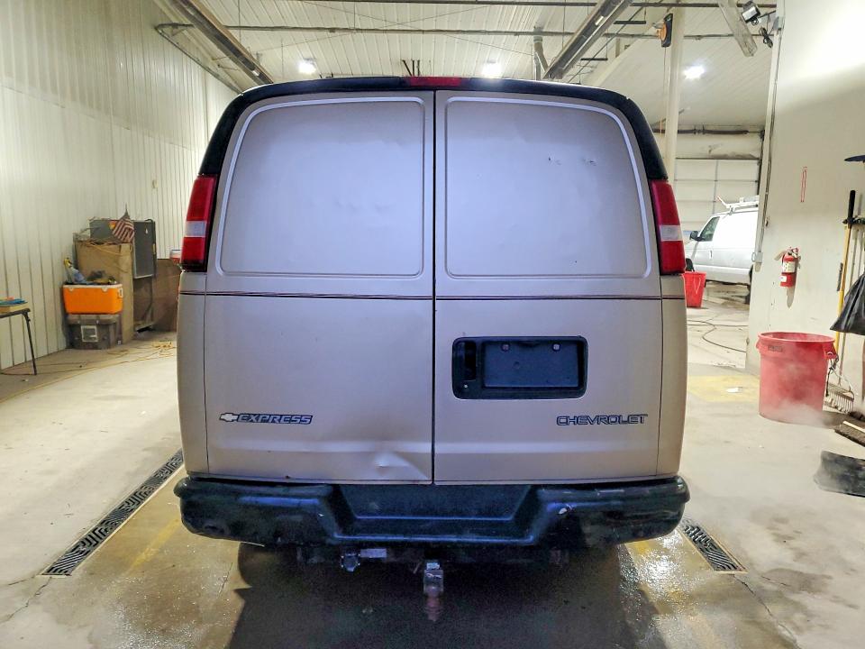 Photo 6 from auction – 2005 CHEVROLET EXPRESS G2 with VIN 1GCGG25VX51147941