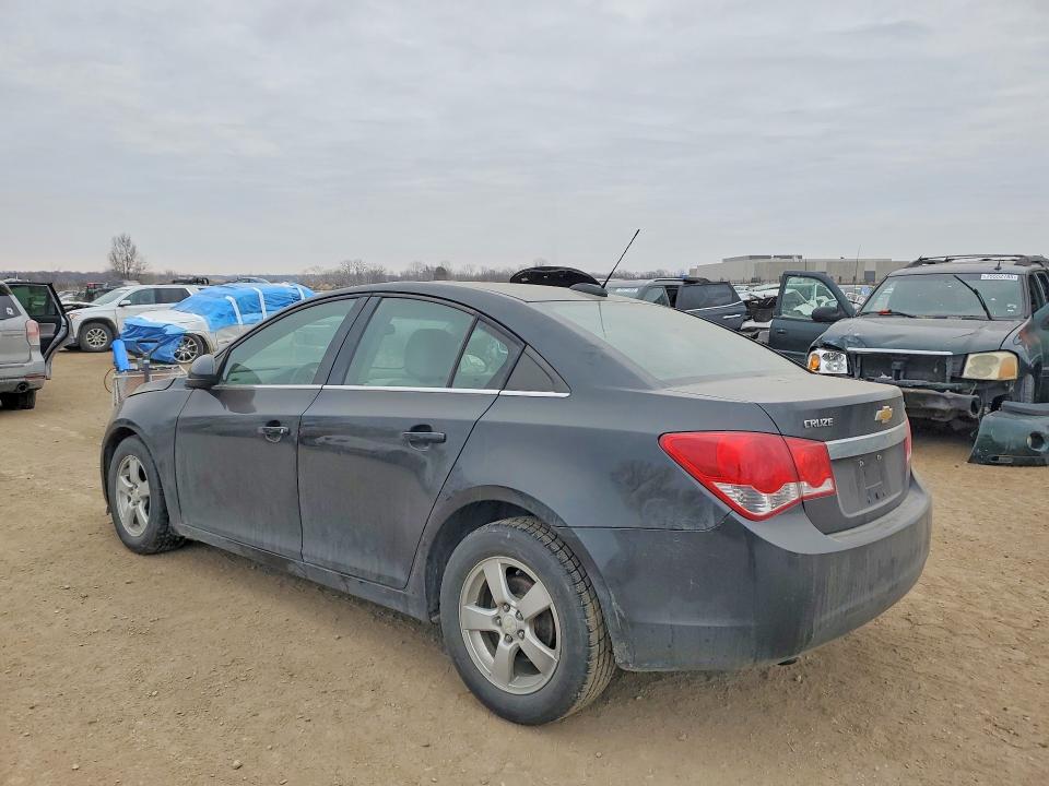 Photo 2 from auction – 2015 CHEVROLET CRUZE with VIN 1G1PC5SB2F7280031