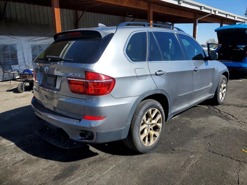 Photo 3 from auction – 2013 BMW X5 XDRIVE3 with VIN 5UXZV4C51D0B04012