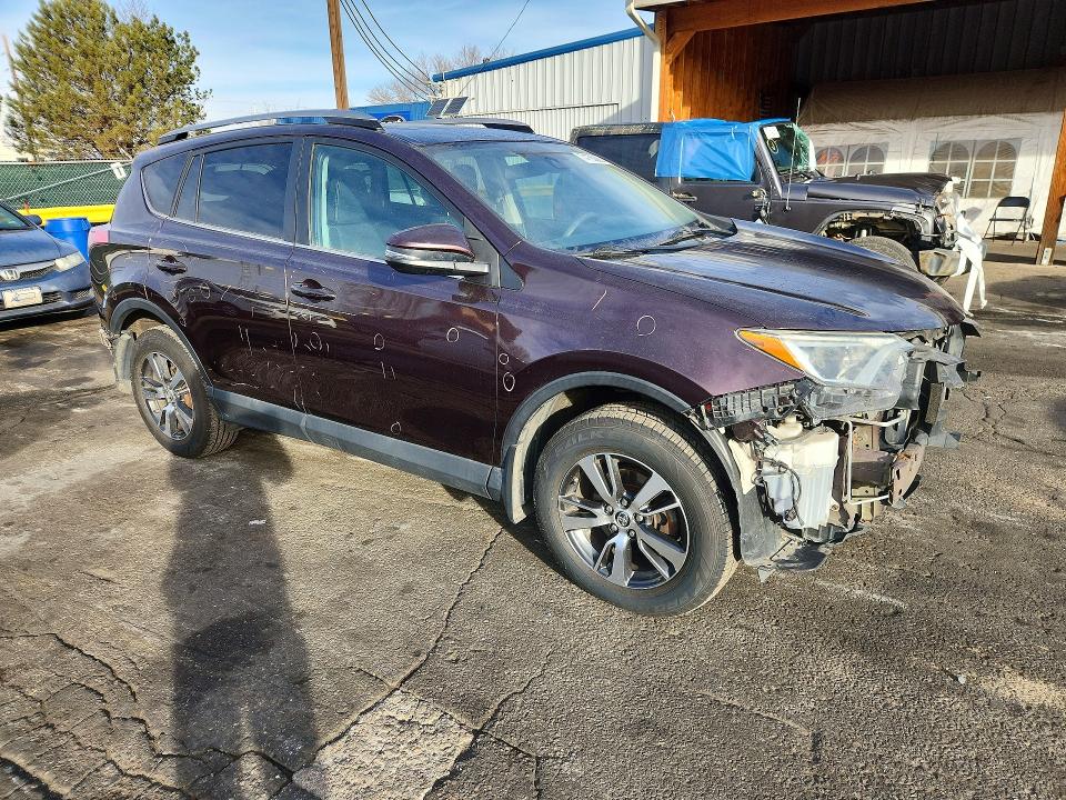 Photo 4 from auction – 2017 TOYOTA RAV4 XLE with VIN 2T3RFREV3HW685410