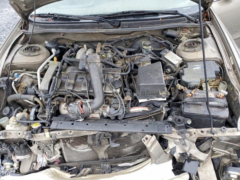 Photo 11 from auction – 2001 MAZDA 626 with VIN 1YVGF22C815237138