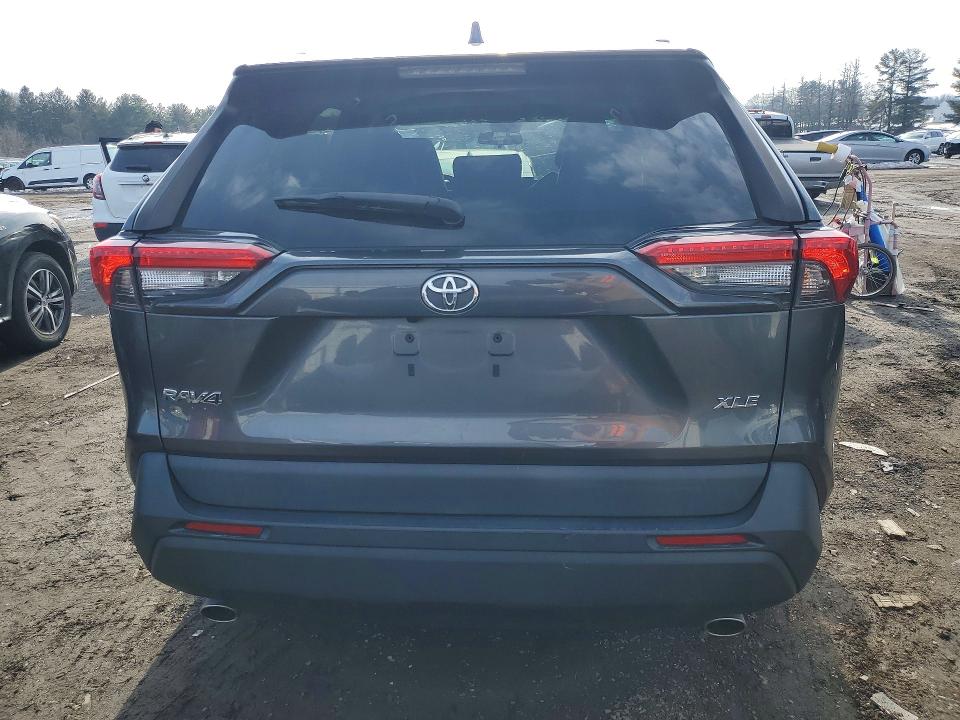 Photo 6 from auction – 2021 TOYOTA RAV4 with VIN 2T3W1RFV2MC097087