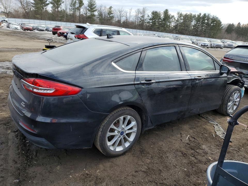 Photo 3 from auction – 2020 FORD FUSION SE with VIN 3FA6P0LU2LR161769