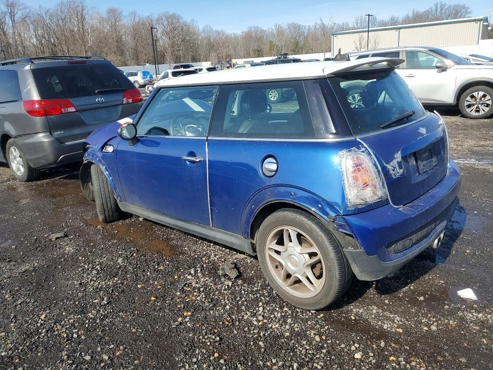 Photo 2 from auction – 2007 MINI COOPER with VIN WMWMF73507TL90524