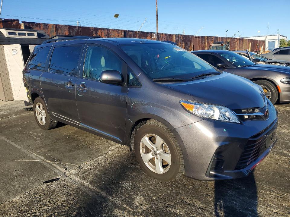 Photo 4 from auction – 2020 TOYOTA SIENNA with VIN 5TDKZ3DC5LS043996