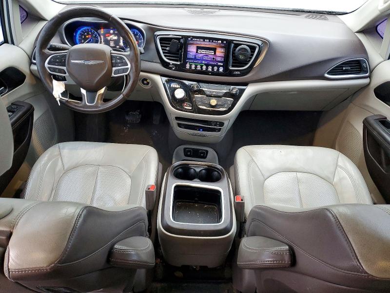 Photo 8 from auction – 2017 CHRYSLER PACIFICA with VIN 2C4RC1EG5HR555828