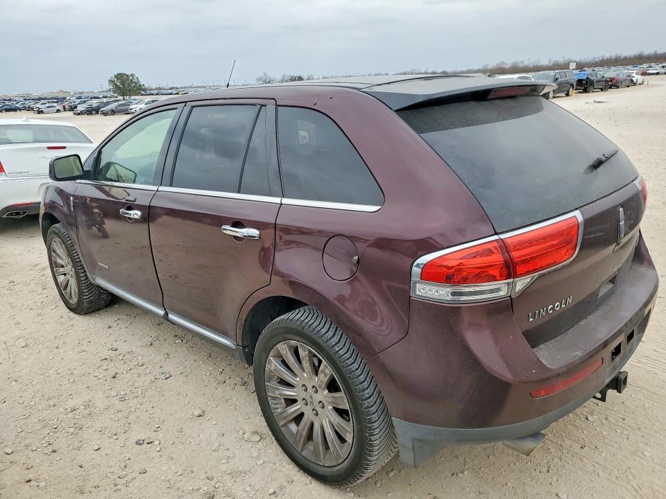 Photo 2 from auction – 2011 LINCOLN MKX with VIN 2LMDJ6JK7BBJ13916