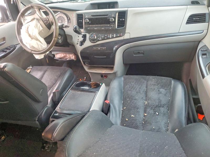 Photo 8 from auction – 2013 TOYOTA SIENNA with VIN 5TDXK3DC8DS314304