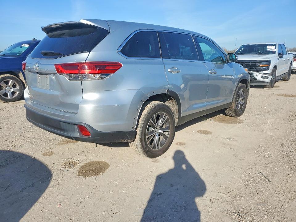 Photo 3 from auction – 2019 TOYOTA HIGHLANDER with VIN 5TDZZRFHXKS291752