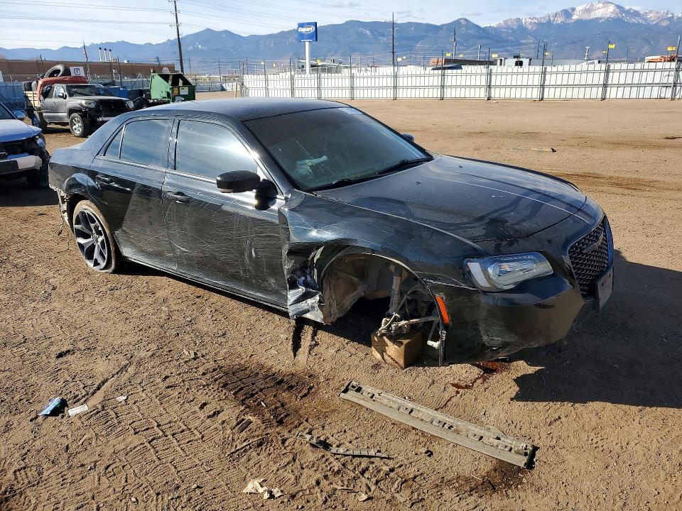 Photo 4 from auction – 2021 CHRYSLER 300 with VIN 2C3CCABG0MH532732