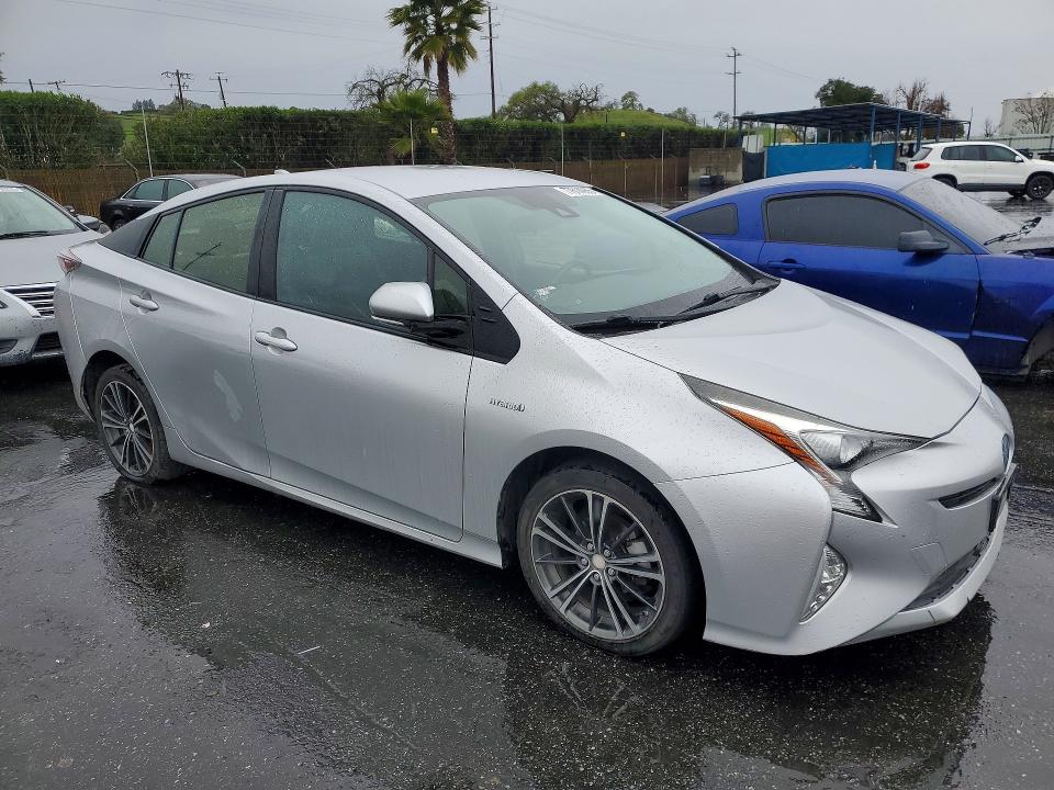 Photo 4 from auction – 2016 TOYOTA PRIUS with VIN JTDKARFU4G3022726