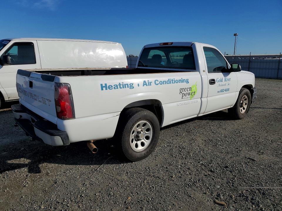 Photo 3 from auction – 2005 CHEVROLET SILVERADO with VIN 1GCEC14V15E181581