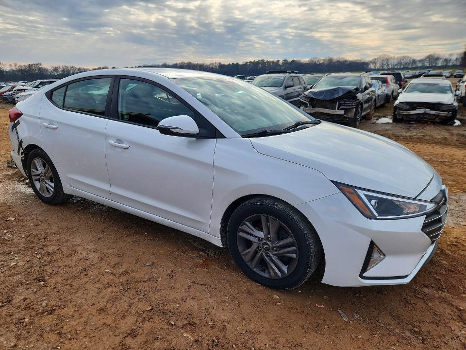 Photo 4 from auction – 2019 HYUNDAI ELANTRA with VIN 5NPD84LF9KH488596