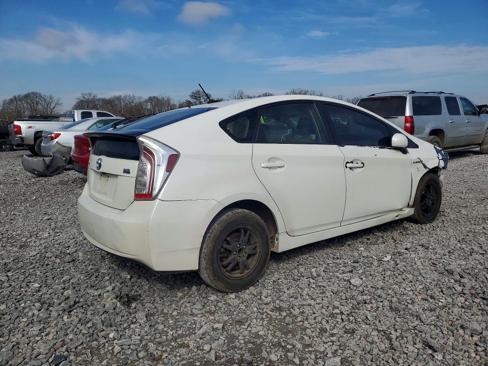 Photo 3 from auction – 2013 TOYOTA PRIUS with VIN JTDKN3DUXD5686839