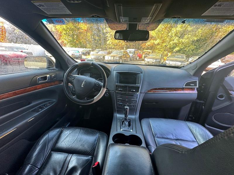 Photo 9 from auction – 2015 LINCOLN MKT with VIN 2LMHJ5NK0FBL03293