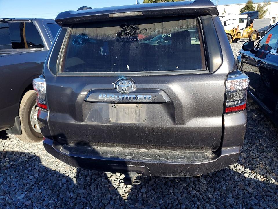 Photo 6 from auction – 2021 TOYOTA 4RUNNER SR with VIN JTEFU5JR7M5230812