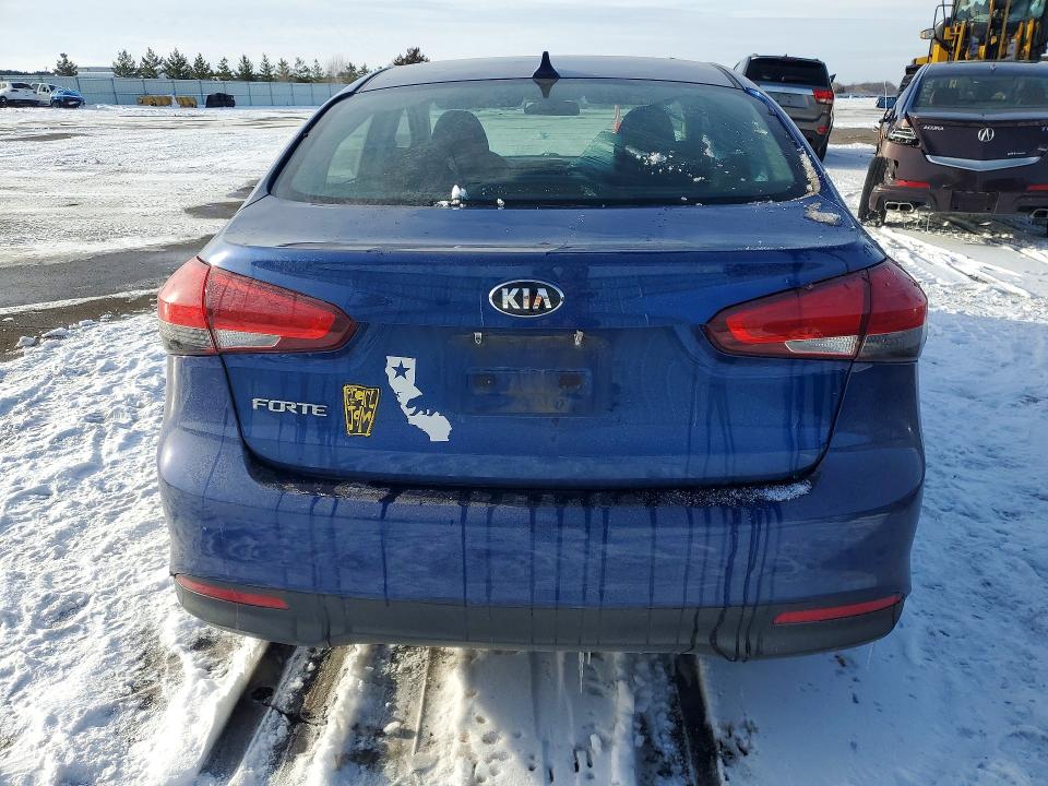 Foto 6 de la subasta – 2018 KIA FORTE con VIN 3KPFK4A72JE236049