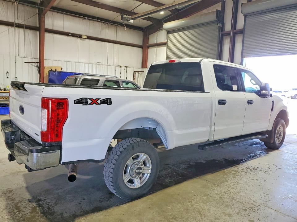 Photo 3 from auction – 2017 FORD F250 SUPER with VIN 1FT7W2B64HEC34571