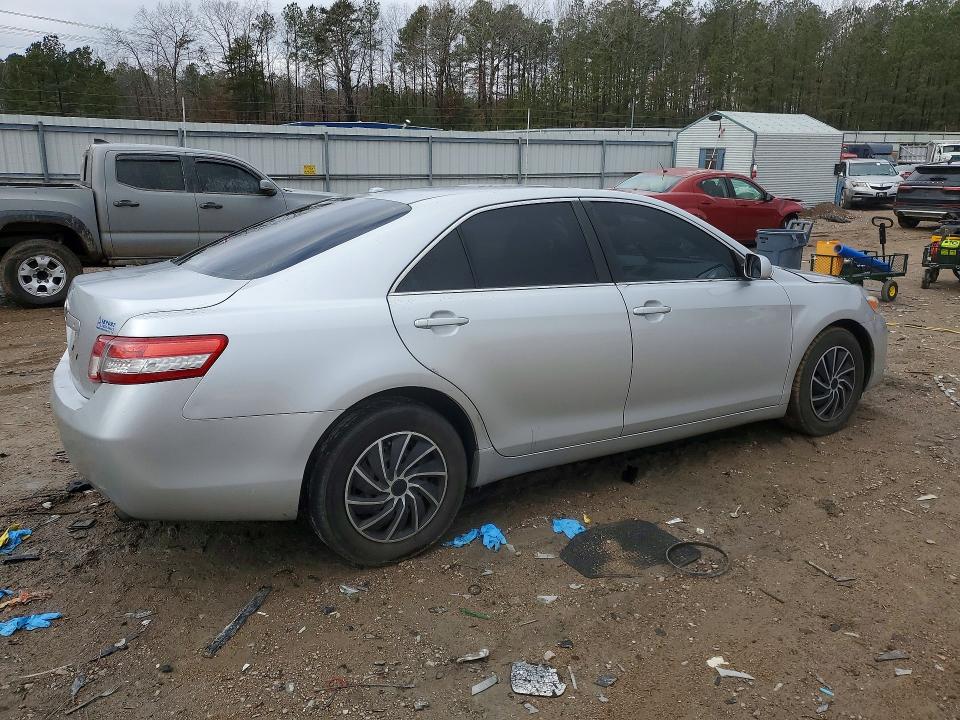 Photo 3 from auction – 2011 TOYOTA CAMRY with VIN 4T1BF3EK1BU629048