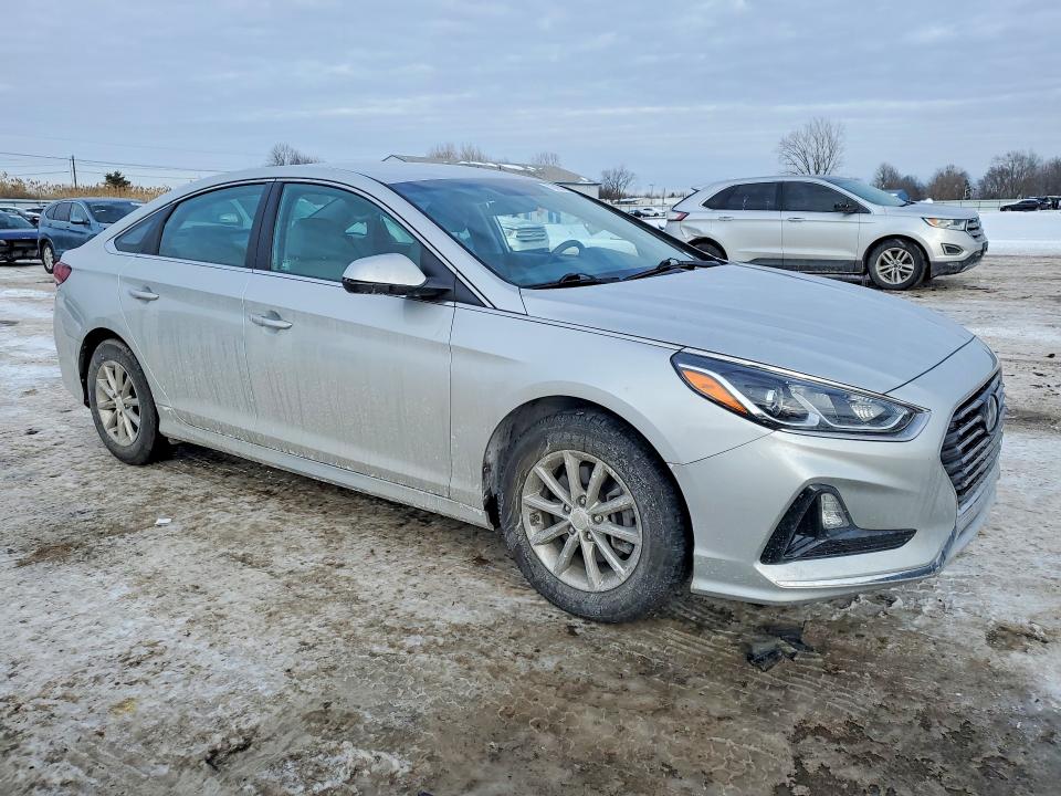 Photo 4 from auction – 2019 HYUNDAI SONATA with VIN 5NPE24AF6KH771840