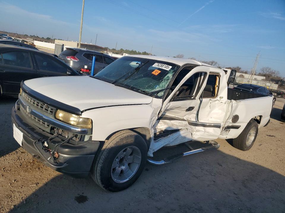 CHEVROLET SILVERADO 1999 with VIN 2GCEC19V2X1154130 - Photo from auction