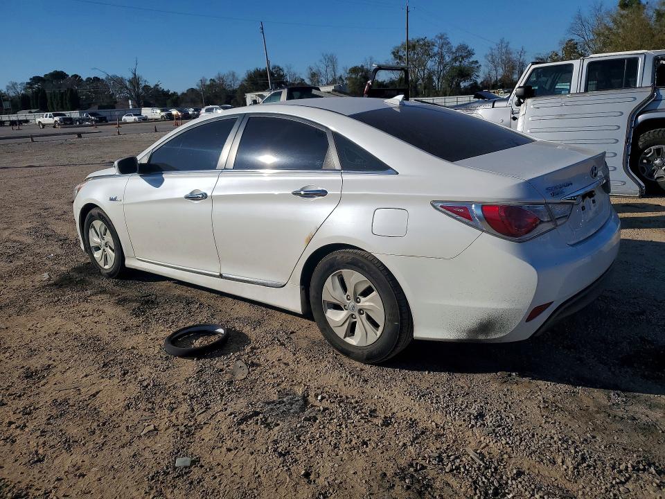 Photo 2 from auction – 2013 HYUNDAI SONATA HYB with VIN KMHEC4A48DA088927