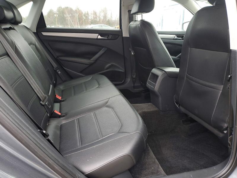 Фото 10 с аукциона – 2015 VOLKSWAGEN PASSAT с VIN 1VWAS7A37FC099985