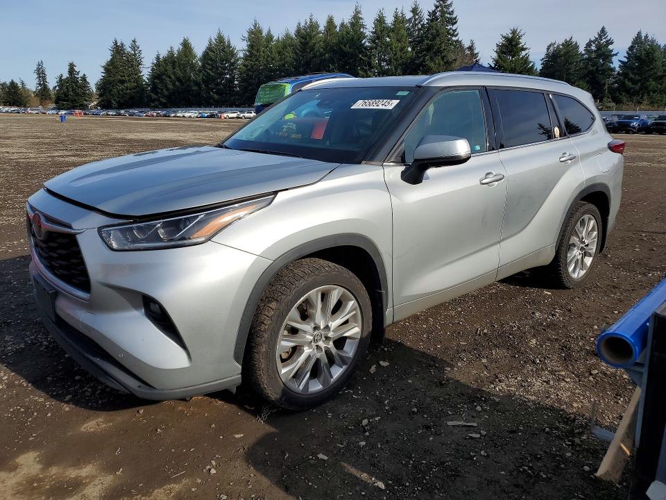 TOYOTA HIGHLANDER 2021 with VIN 5TDDZRBH9MS533823 - Photo from auction