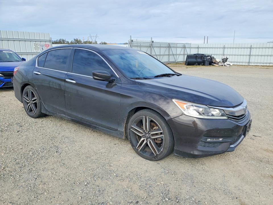 Photo 4 from auction – 2017 HONDA ACCORD with VIN 1HGCR2F55HA168192