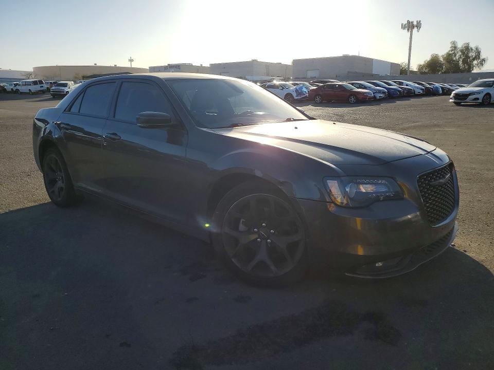 Photo 4 from auction – 2021 CHRYSLER 300 with VIN 2C3CCABG0MH523612