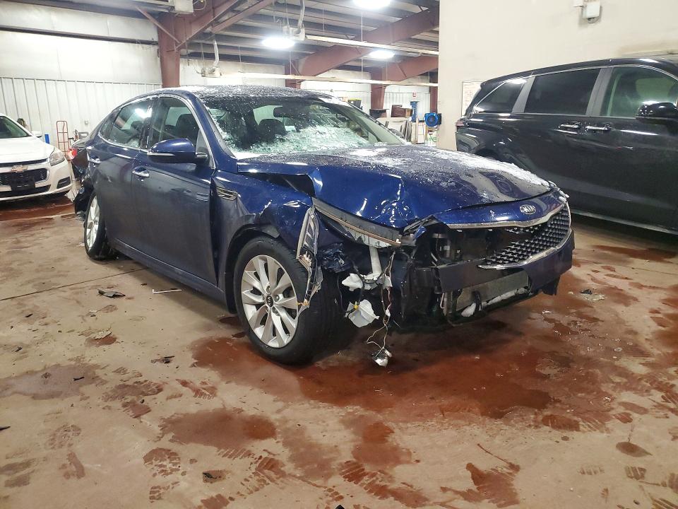 Photo 4 from auction – 2017 KIA OPTIMA with VIN 5XXGU4L35HG130298