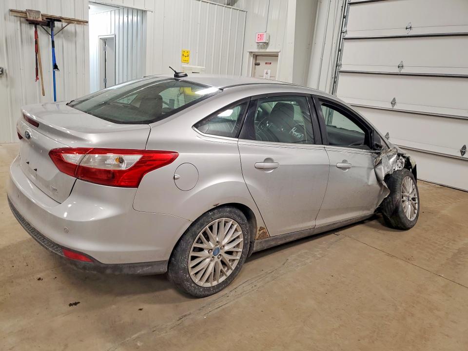Photo 3 from auction – 2012 FORD FOCUS with VIN 1FAHP3H20CL111646