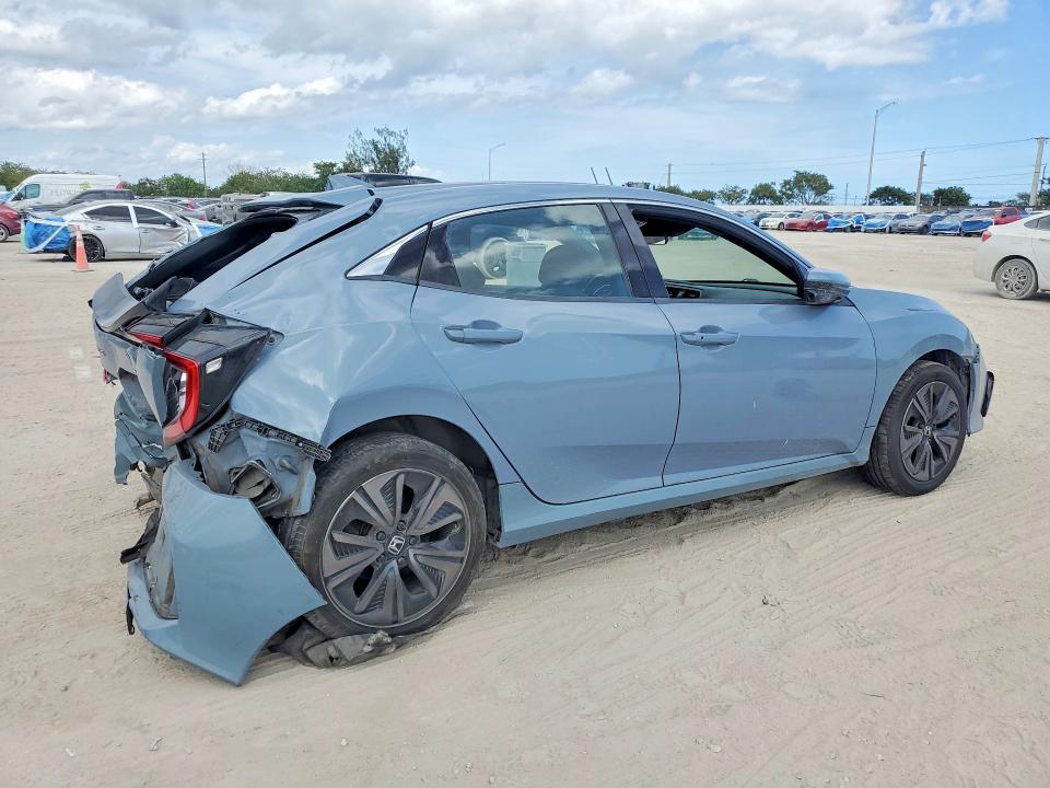 Photo 3 from auction – 2017 HONDA CIVIC with VIN SHHFK7H53HU420926