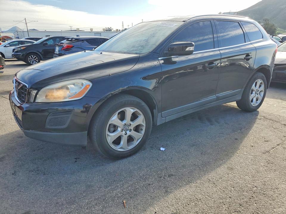 VOLVO XC60 3.2 2012 with VIN YV4940DL9C2247264 - Photo from auction