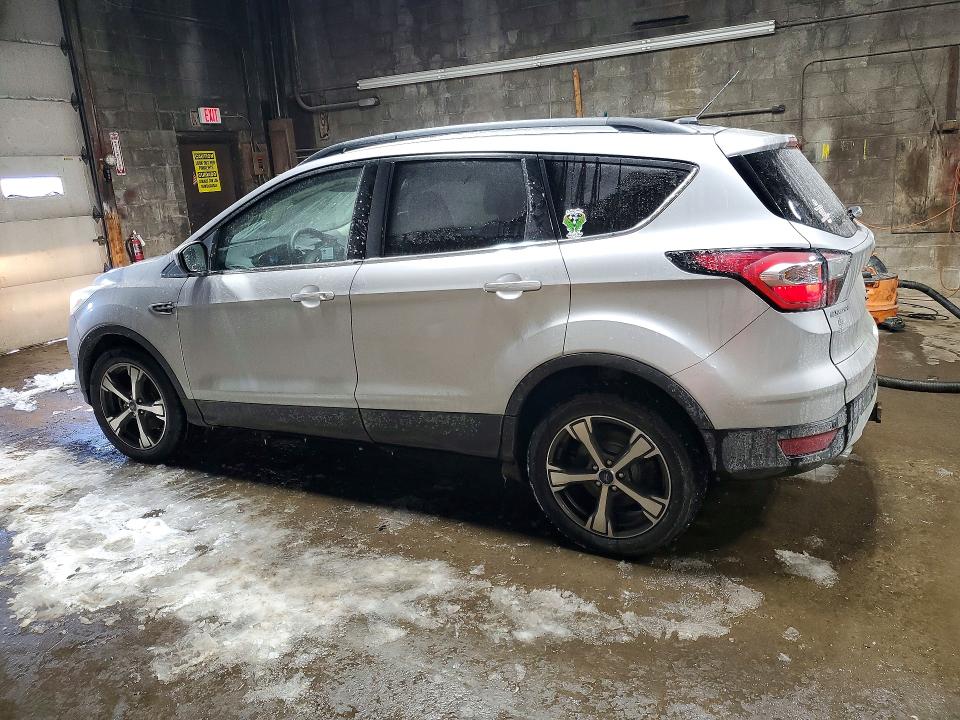 Photo 2 from auction – 2017 FORD ESCAPE with VIN 1FMCU9G95HUE21626