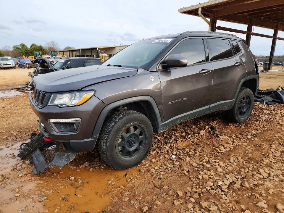 JEEP COMPASS 2019 with VIN 3C4NJDDB7KT728507 - Photo from auction