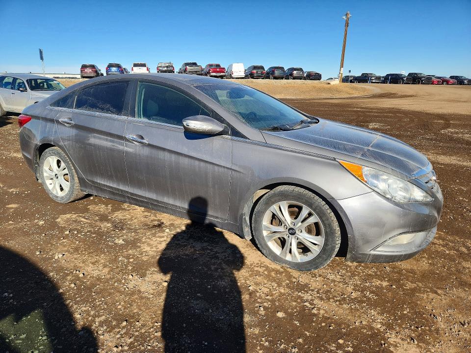 Photo 4 from auction – 2013 HYUNDAI SONATA with VIN 5NPEC4AC0DH604850