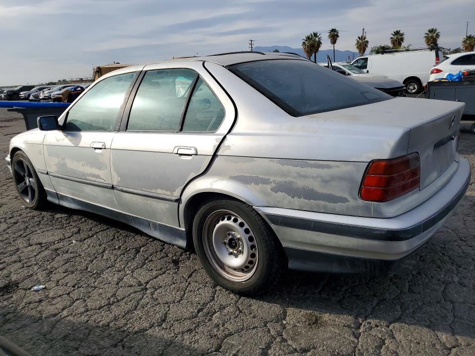 Фото 2 с аукциона – 1993 BMW 325 с VIN WBACB4316PFL08359
