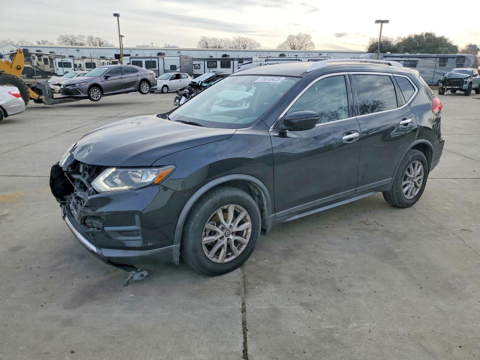 NISSAN ROGUE 2018 with VIN KNMAT2MT9JP612539 - Photo from auction