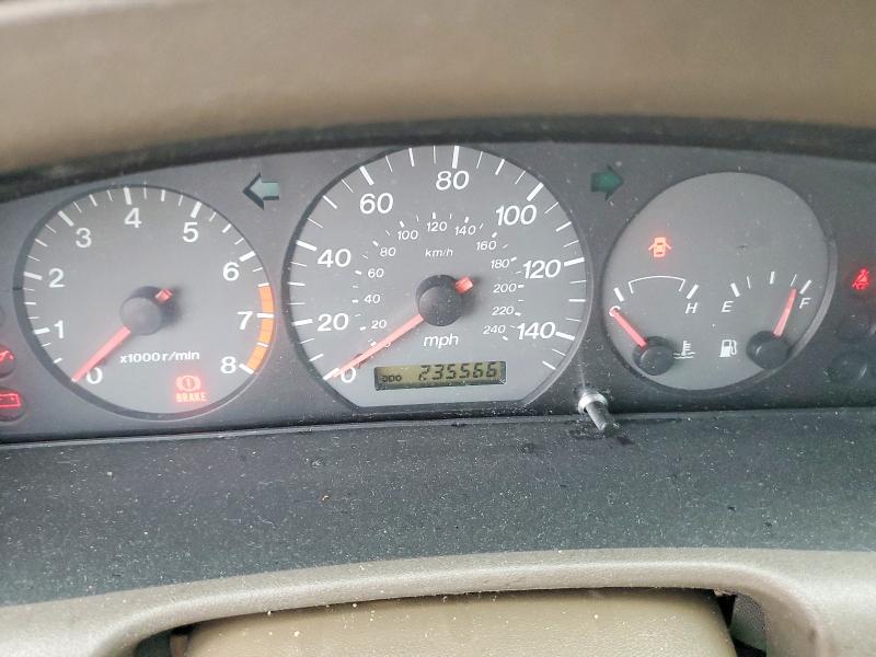 Photo 9 from auction – 2001 MAZDA 626 with VIN 1YVGF22C815237138
