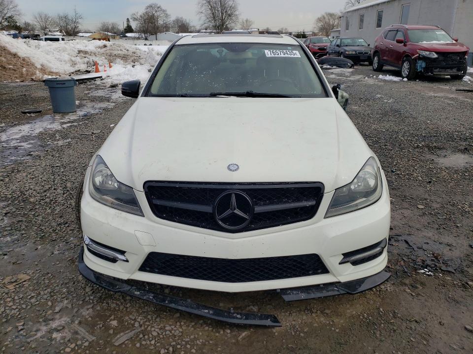 Photo 5 from auction – 2012 MERCEDES-BENZ C 250 with VIN WDDGF4HB4CR217728